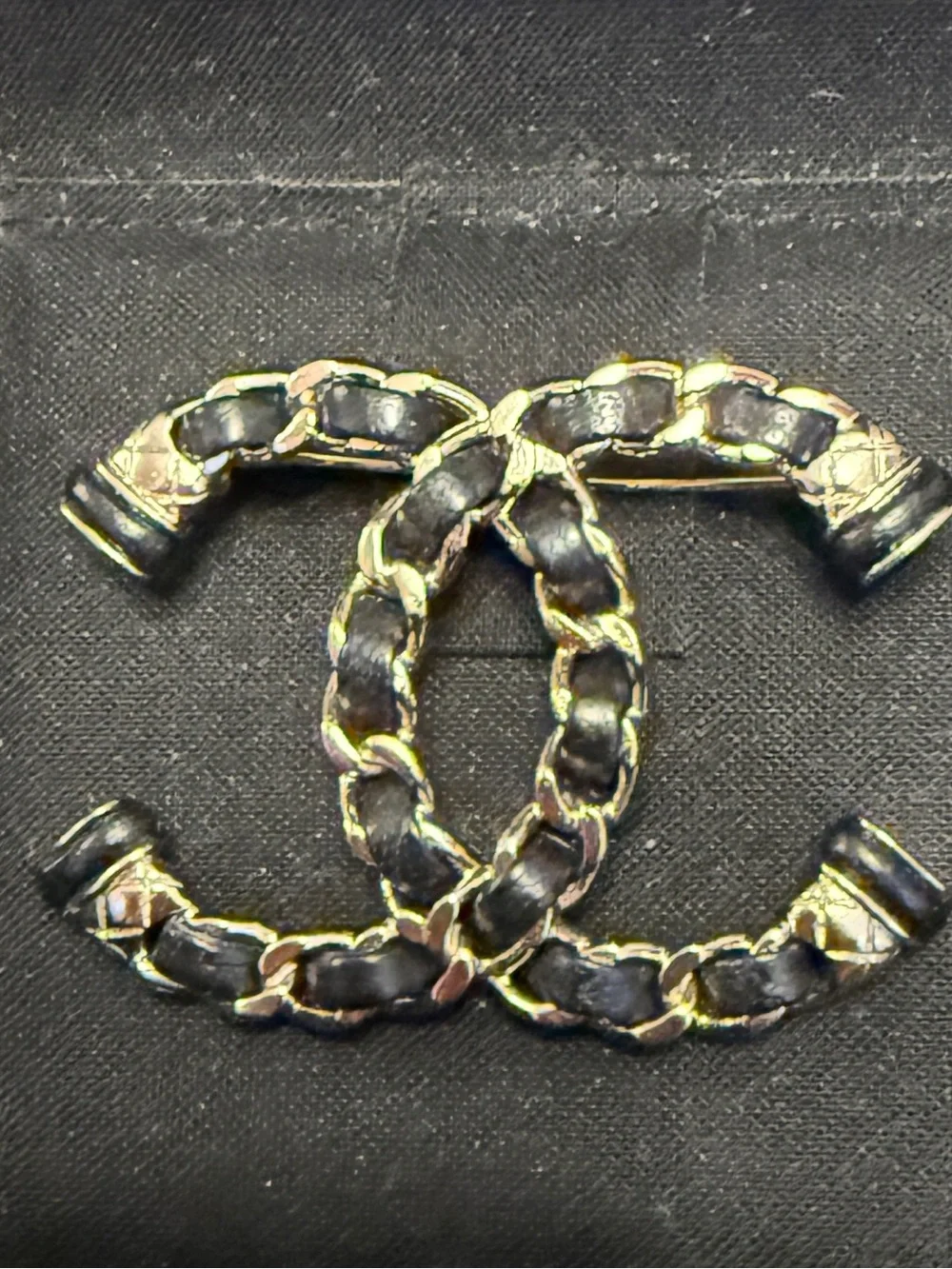 CHANEL 21S Gold Black Leather Chain CC Logo Brooch Pin AB6139 B05547